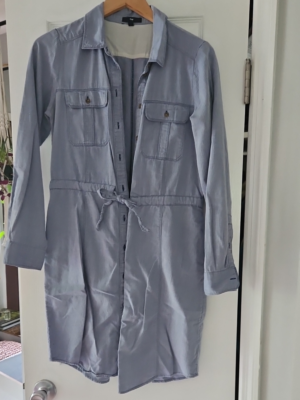 M - Women's Long Sleeve Gap Button Up Dress
